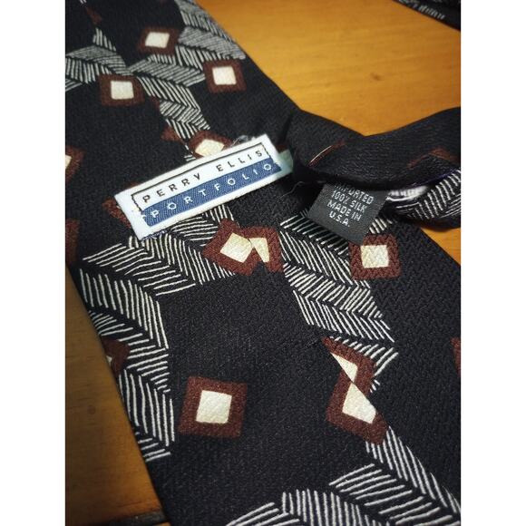 Perry Ellis Portfolio Men's 100% Silk Neck Tie 58‎ inches long - Picture 2 of 3
